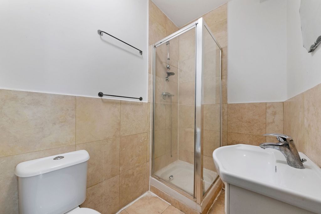 Property photo 2 of 6 5307171