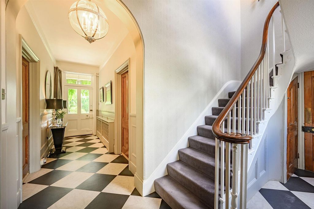 Property photo 2 of 44