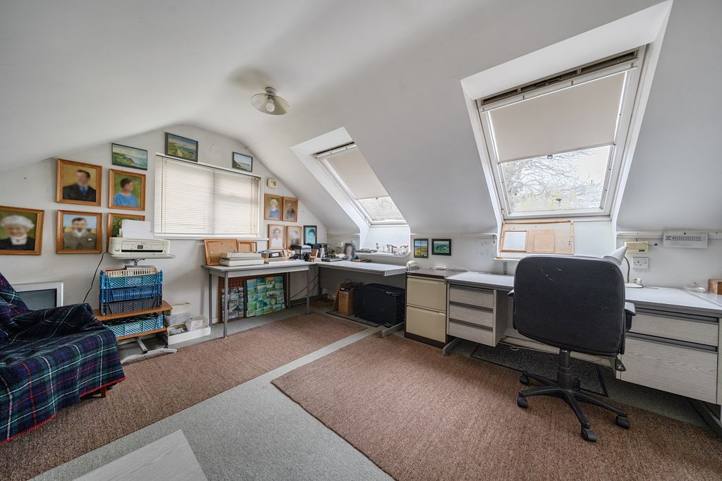 Additional image 16 of 5 bed detached house for saleRectory Road, Farnborough GU14