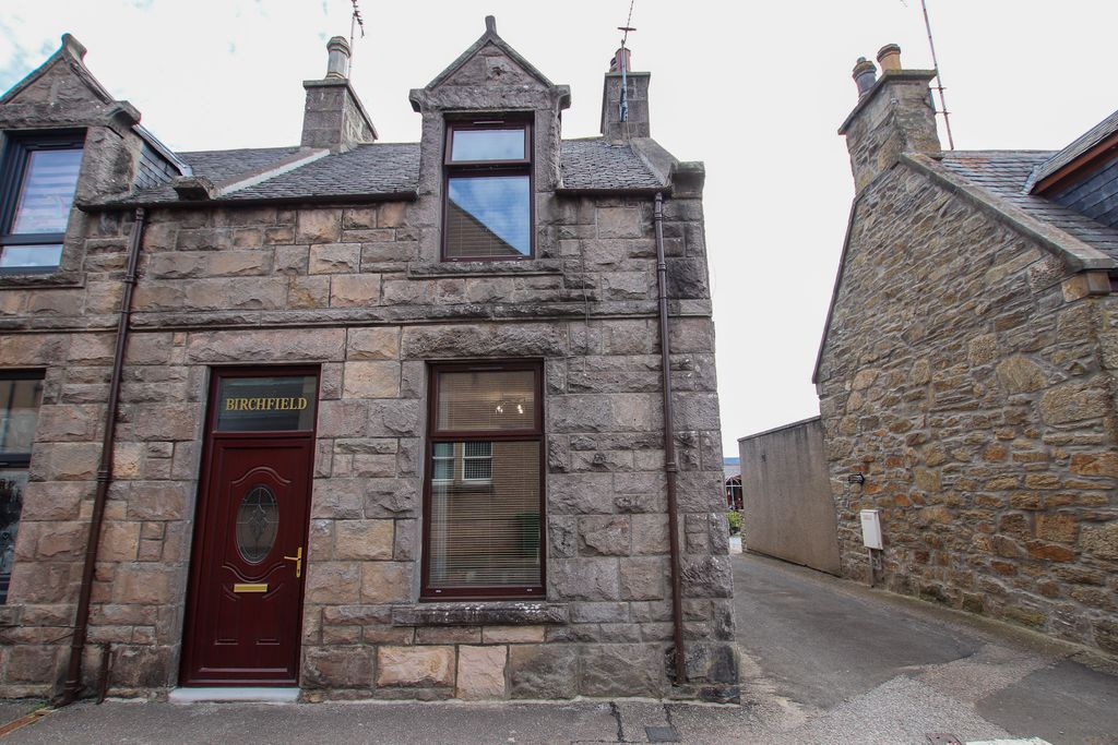 Property photo 2 of 18