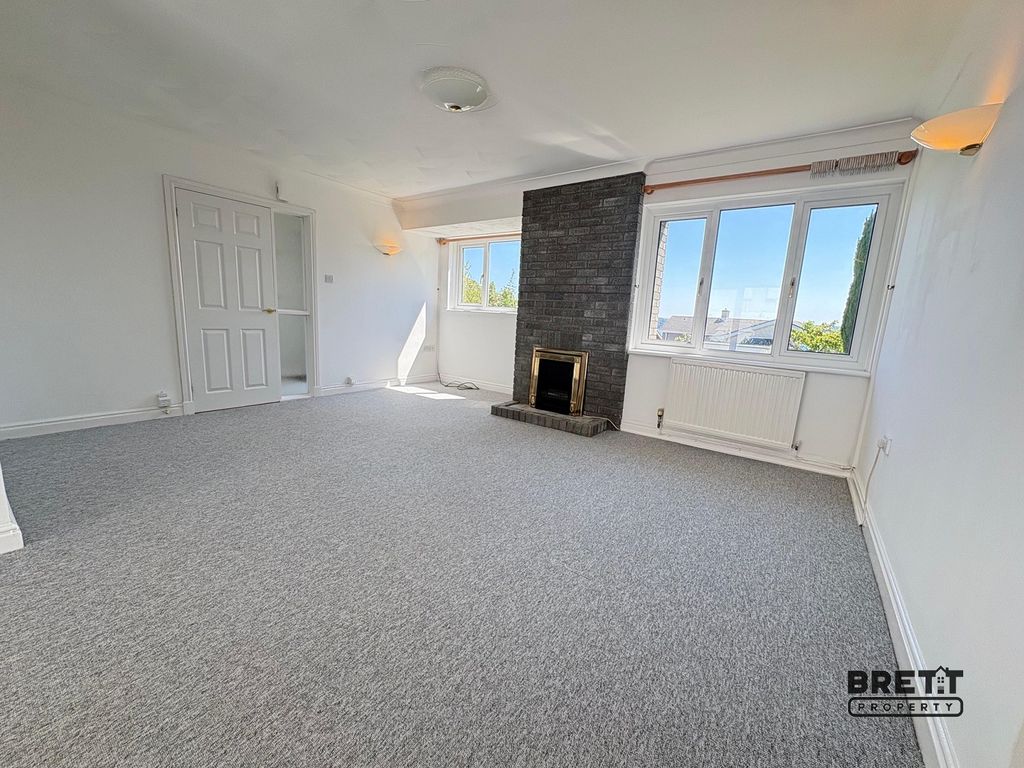 Property photo 3 of 14 Living-Dining Room