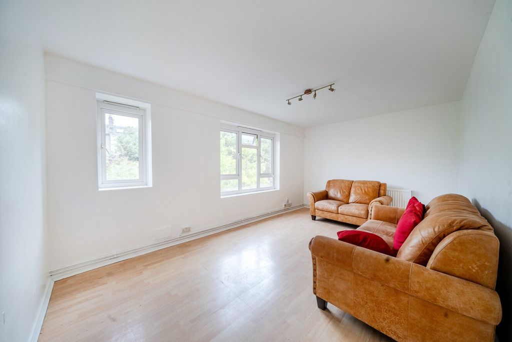 Property photo 1 of 18 Picture No. 25