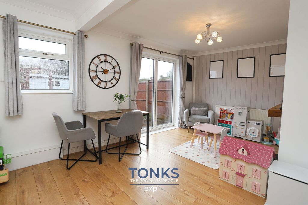 Property photo 2 of 23