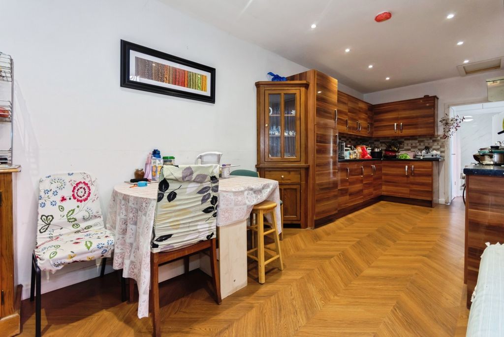 Property photo 1 of 25 Pbox-Img.Jpg