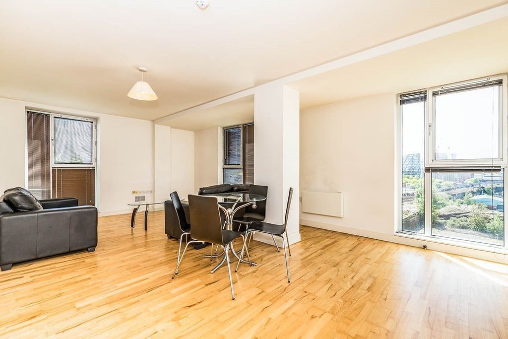 Property photo 2 of 8 Photo