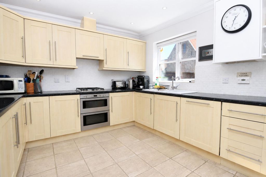Property photo 2 of 21 6d12680E-4265-4939-8194-041ccc50Abc7.Png