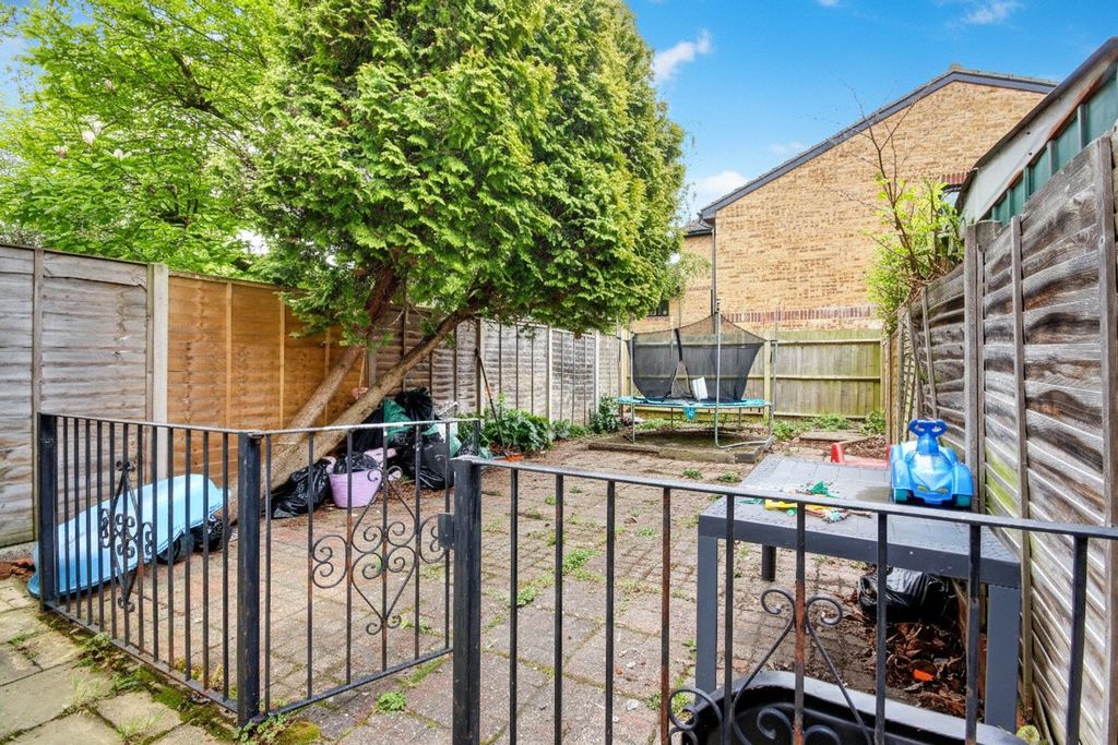 Property photo 2 of 12 Picture No. 32