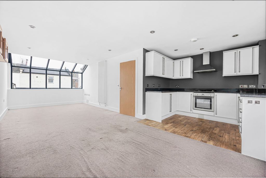 Property photo 1 of 14 12_47817
