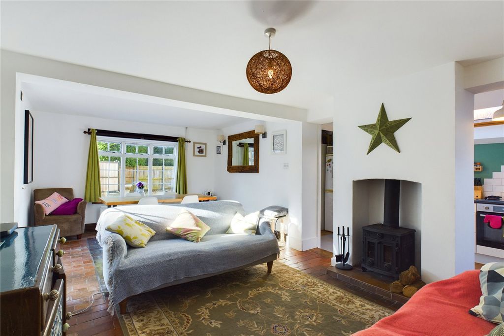 Property photo 2 of 28 Living Room