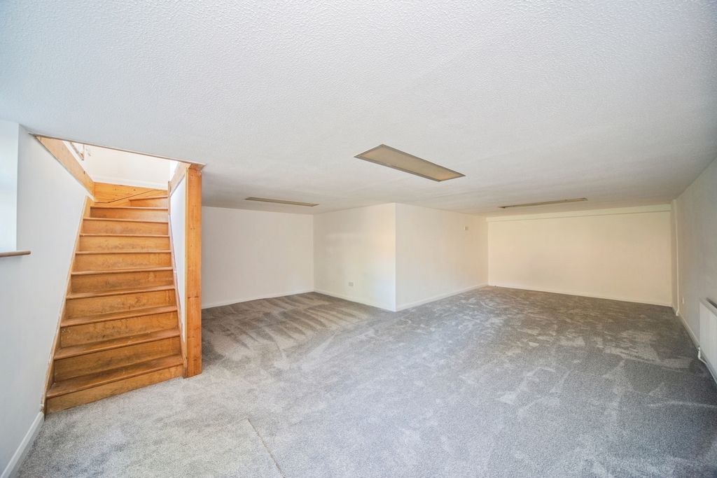 Property photo 3 of 18 Pbox-Img.Jpg
