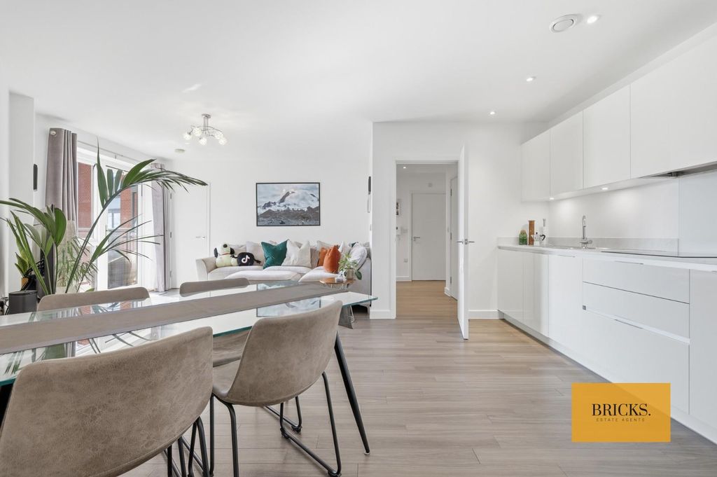 Property photo 3 of 15