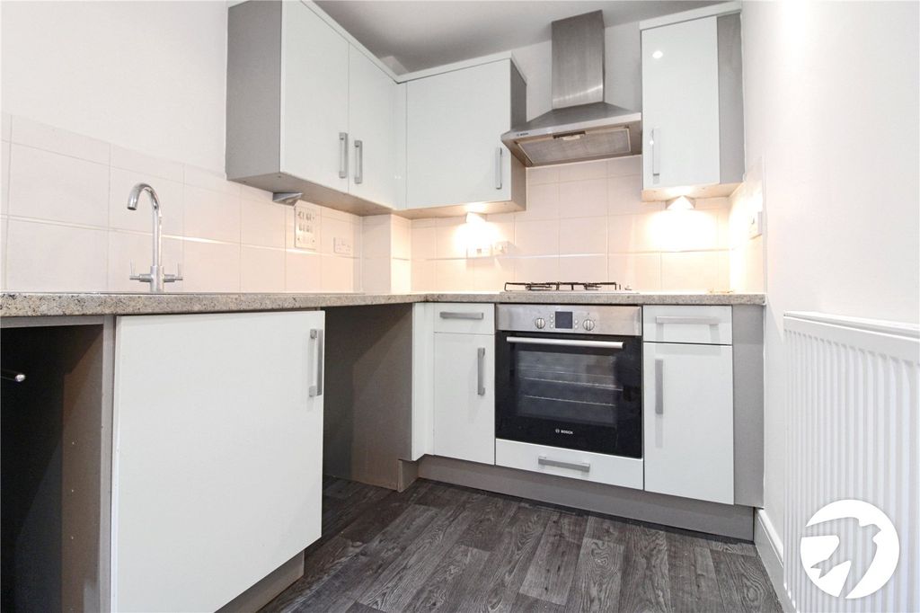 Property photo 3 of 7 Kitchen