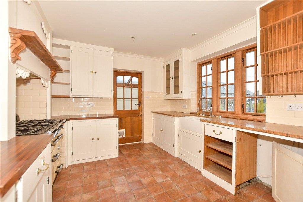 Property photo 3 of 13 Kitchen