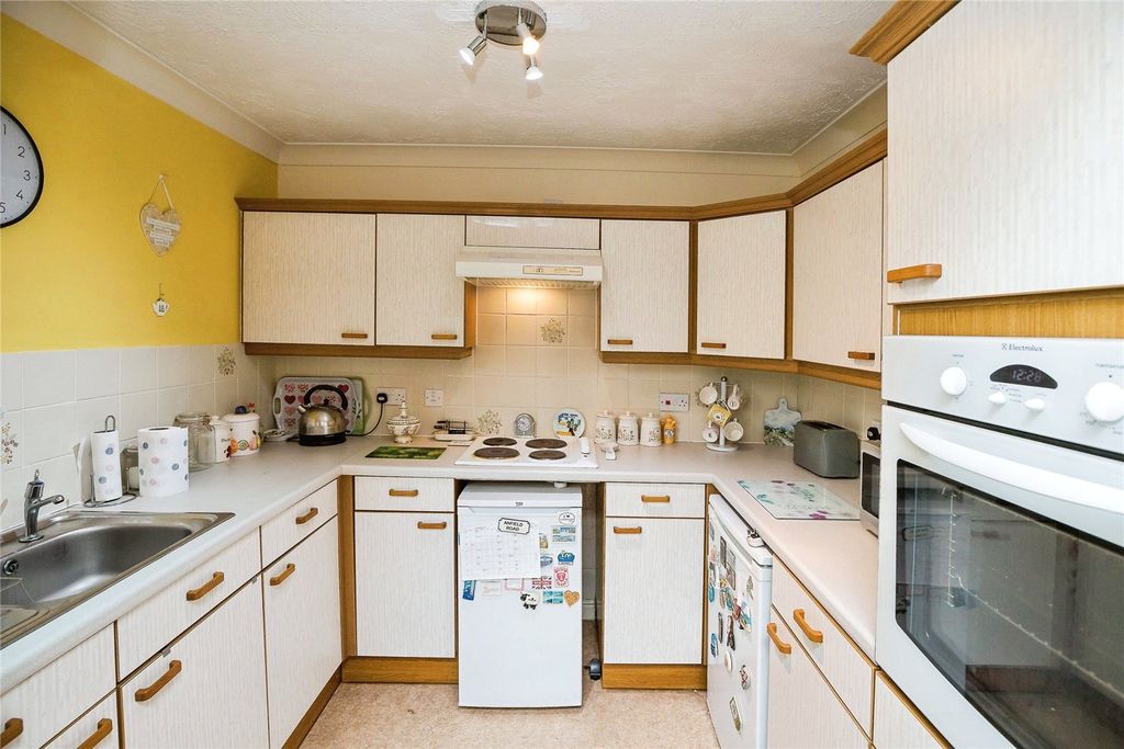 Property photo 3 of 13 Kitchen