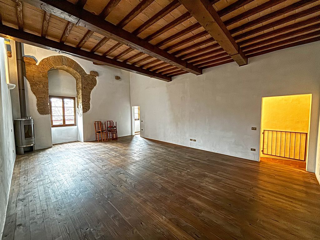 Property photo 2 of 34