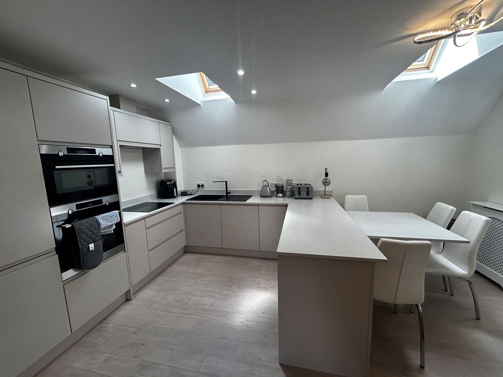 Property photo 2 of 7 Kitchen