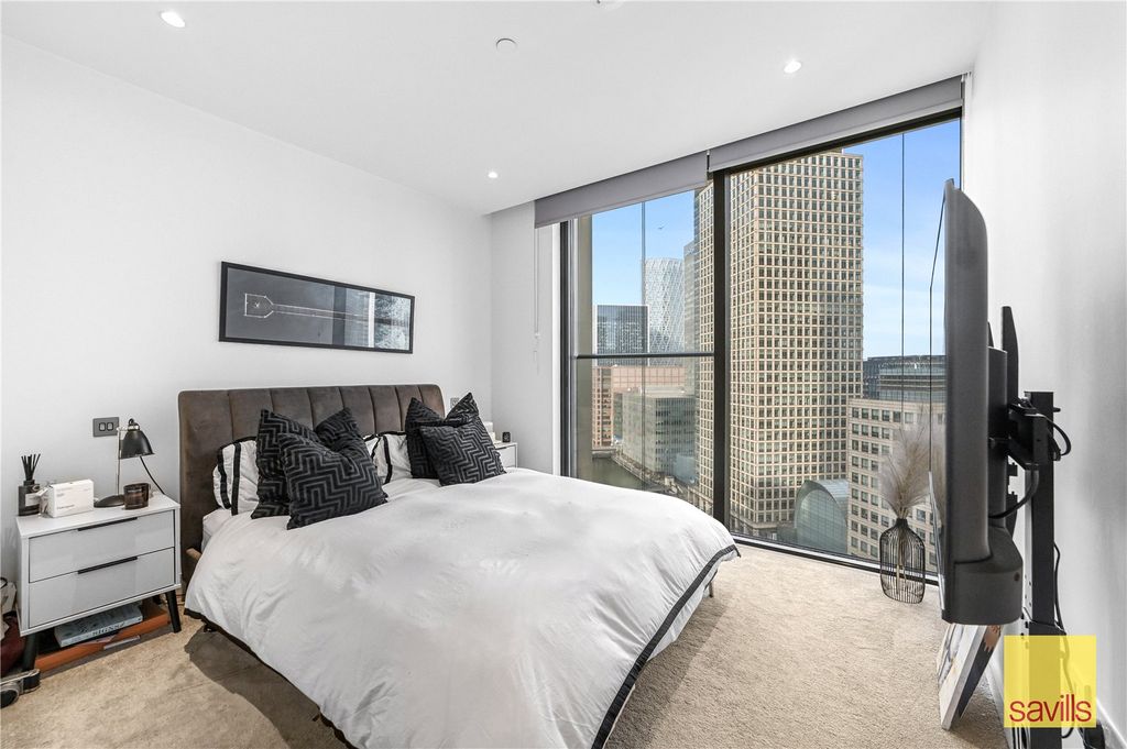 Property photo 3 of 16 Principal Bedroom