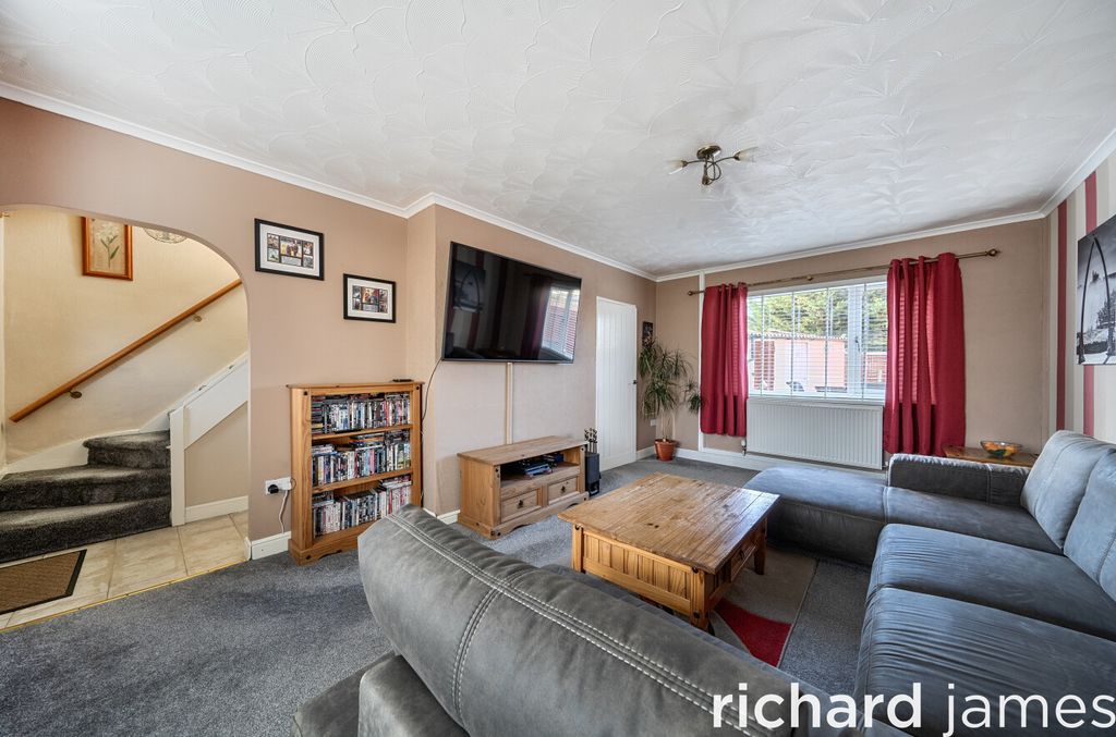 Property photo 2 of 12 09940B713F334F71B8c857d624c11Fc3