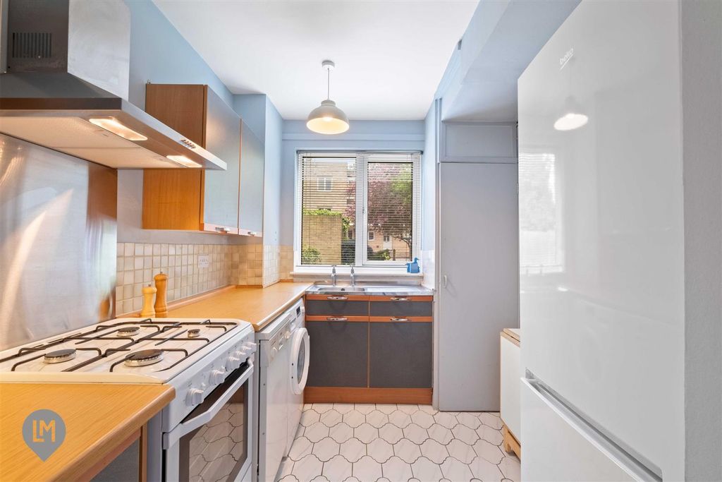 Property photo 3 of 8 Kitchen Lm.Jpg
