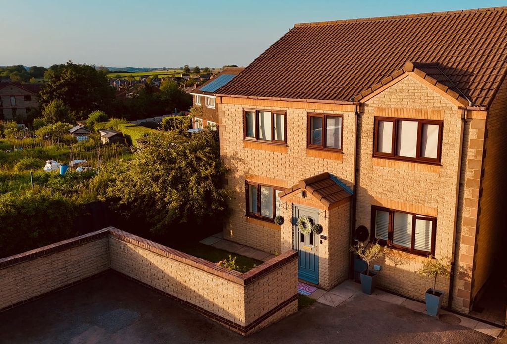 Property photo 3 of 41