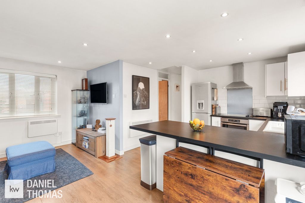 Property photo 2 of 24