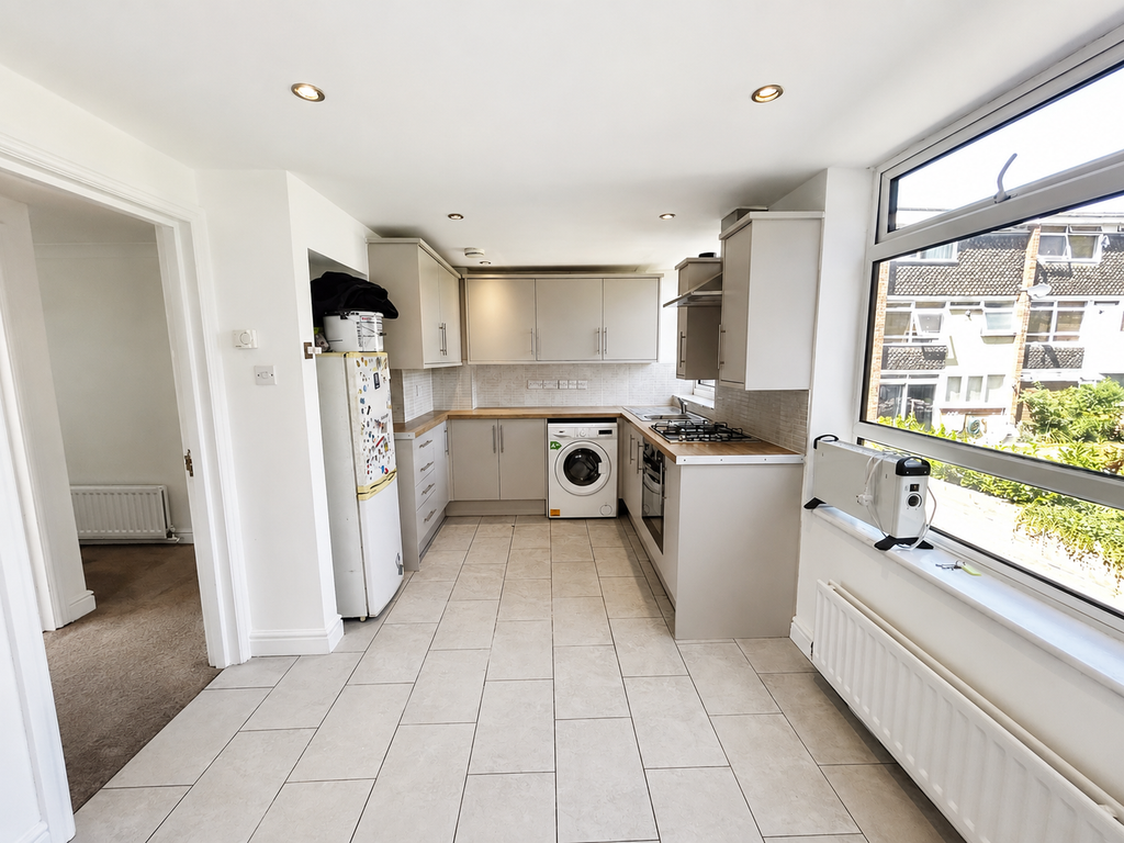 Property photo 3 of 13 Kitchen