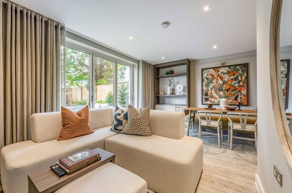 Property photo 2 of 10