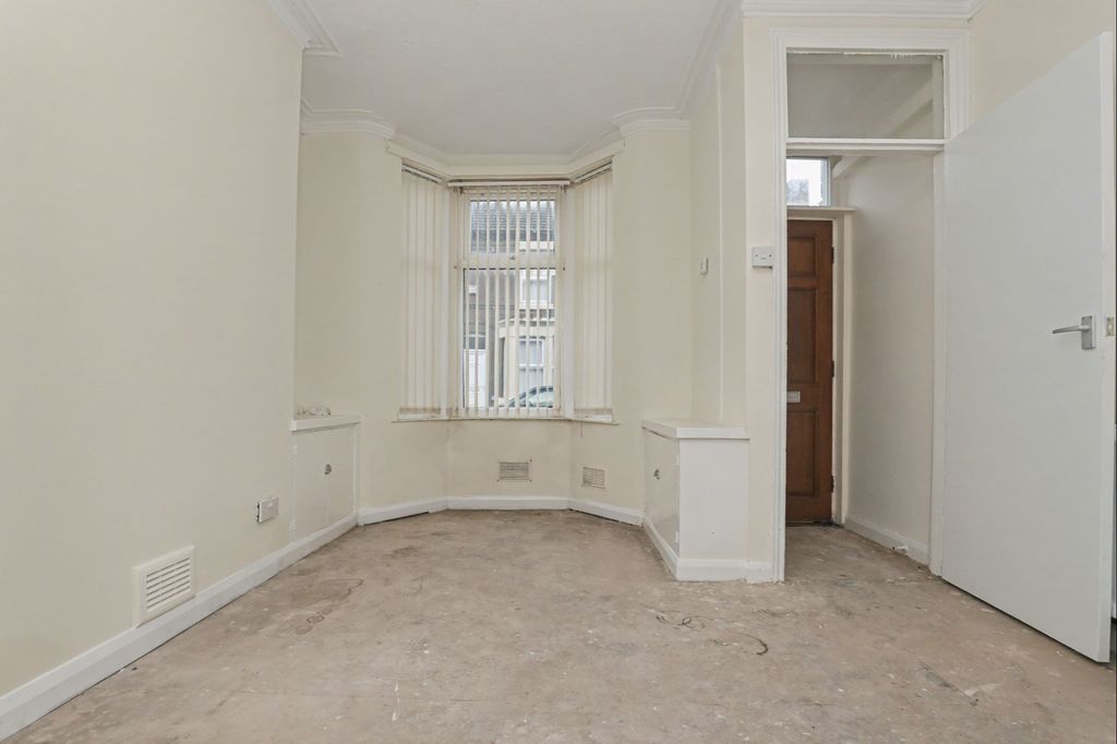 Property photo 3 of 10 38 Holbeck Street, Liverpool, L4 2Ut