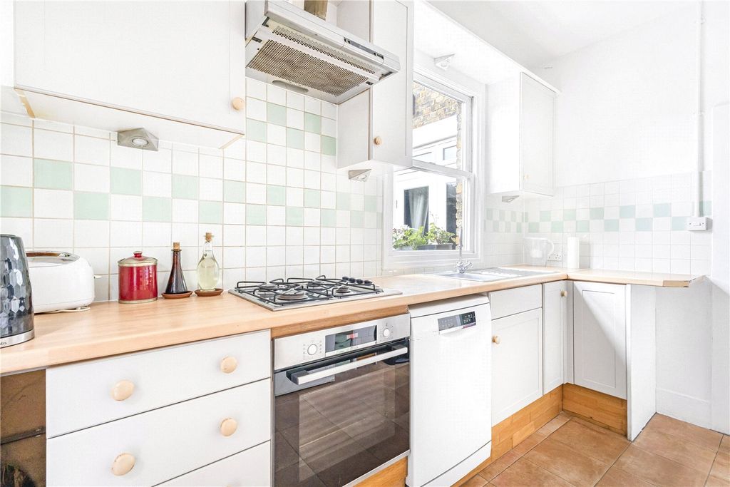 Property photo 3 of 15 Kitchen