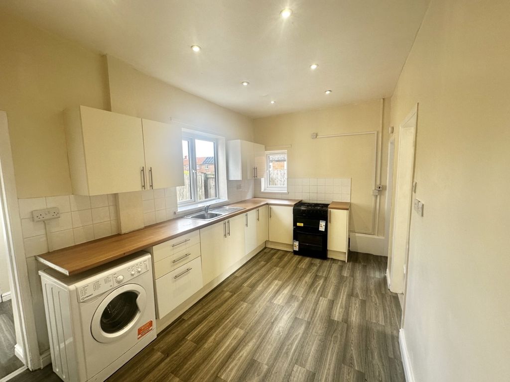 Property photo 3 of 9 8ee3E161-5B33-4Cf9-9217-E6E1717765c4