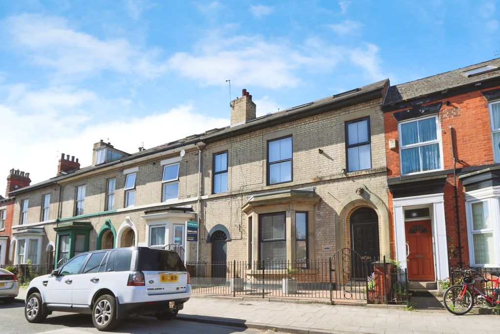 Property photo 1 of 35 3886581