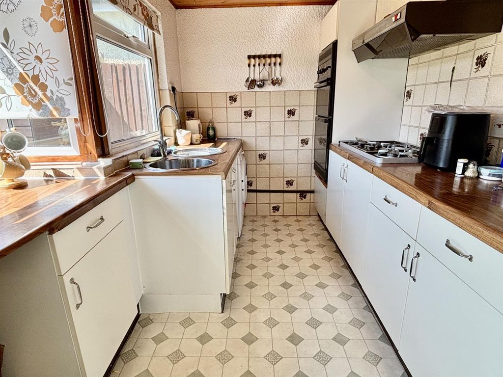 Property photo 3 of 12 c73A14c9-Eeea-4E5A-Bf44-c79E87Ae6d49.Jpg