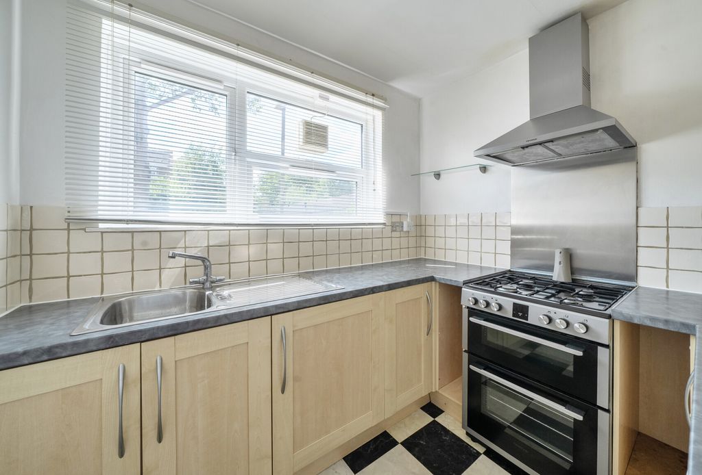 Property photo 2 of 8 1494583-5-6A57c32...