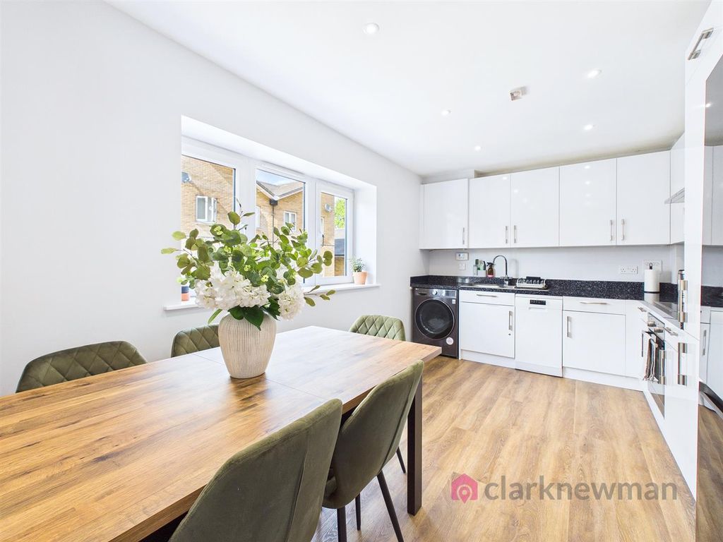 Property photo 2 of 18 Kitchen Diner