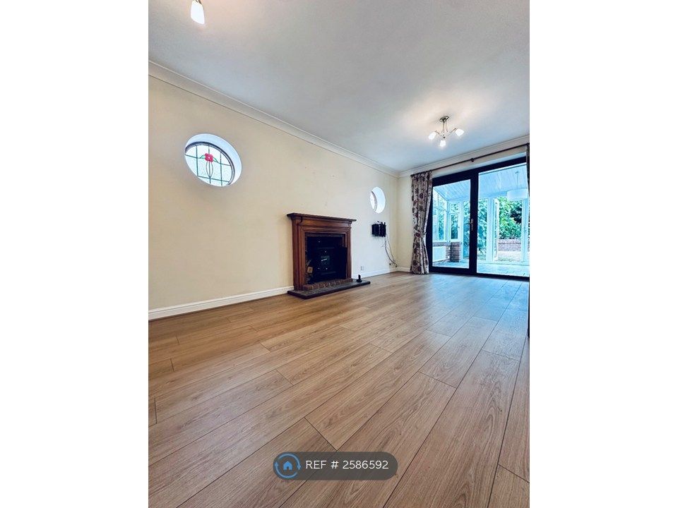 Property photo 3 of 32