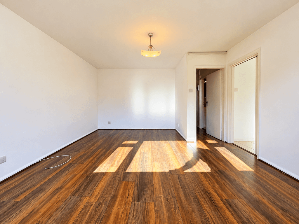 Property photo 3 of 13 Gallery