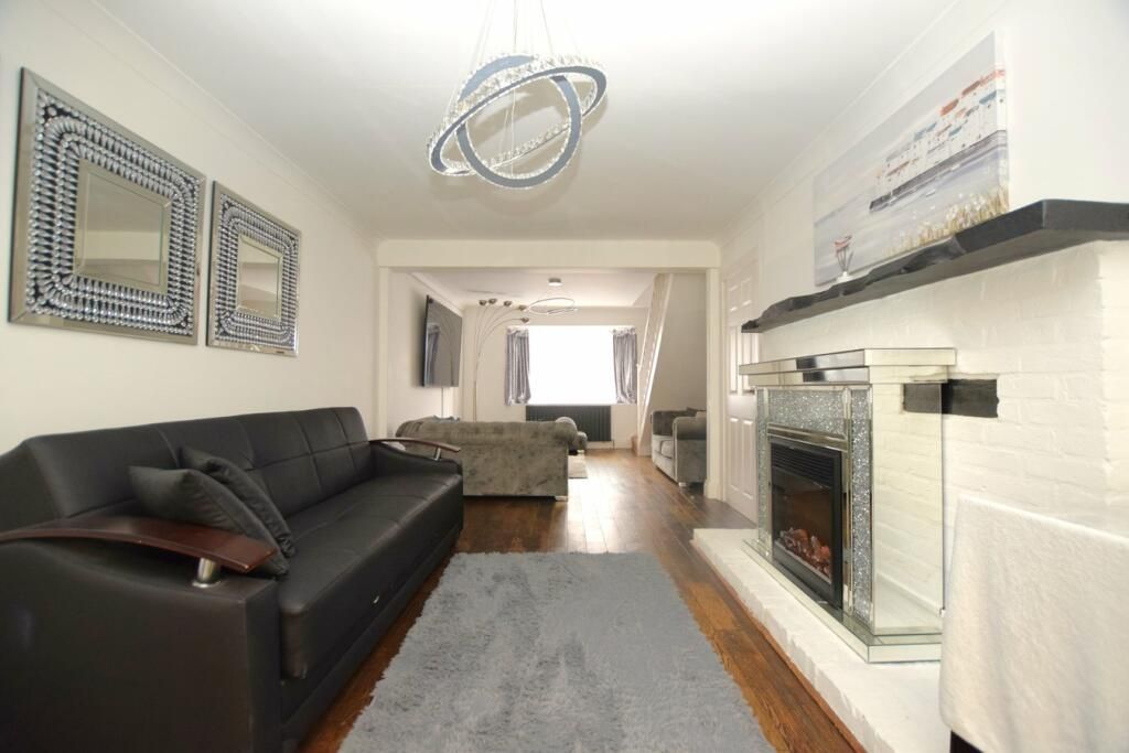 Property photo 2 of 20