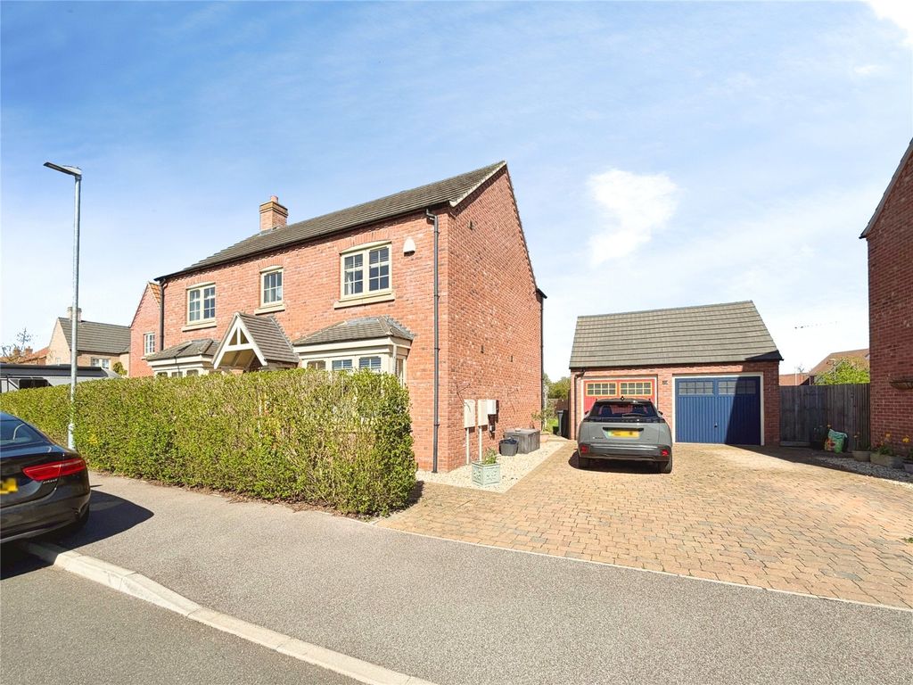 Property photo 2 of 19 Outside