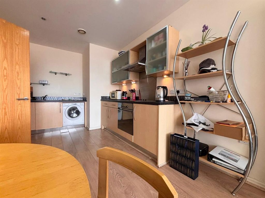 Property photo 2 of 6 Dining Room/Kitchen