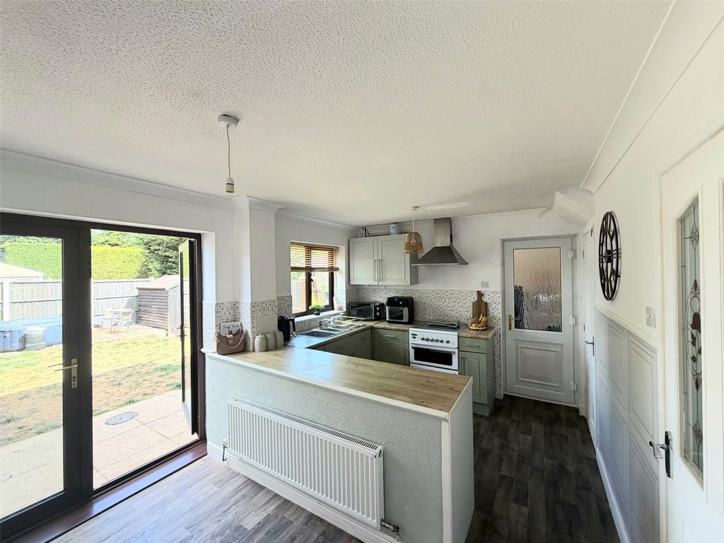 Property photo 2 of 10 Picture No. 21