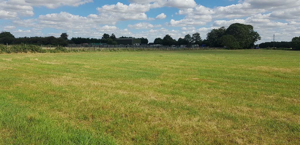 Property photo 2 of 7