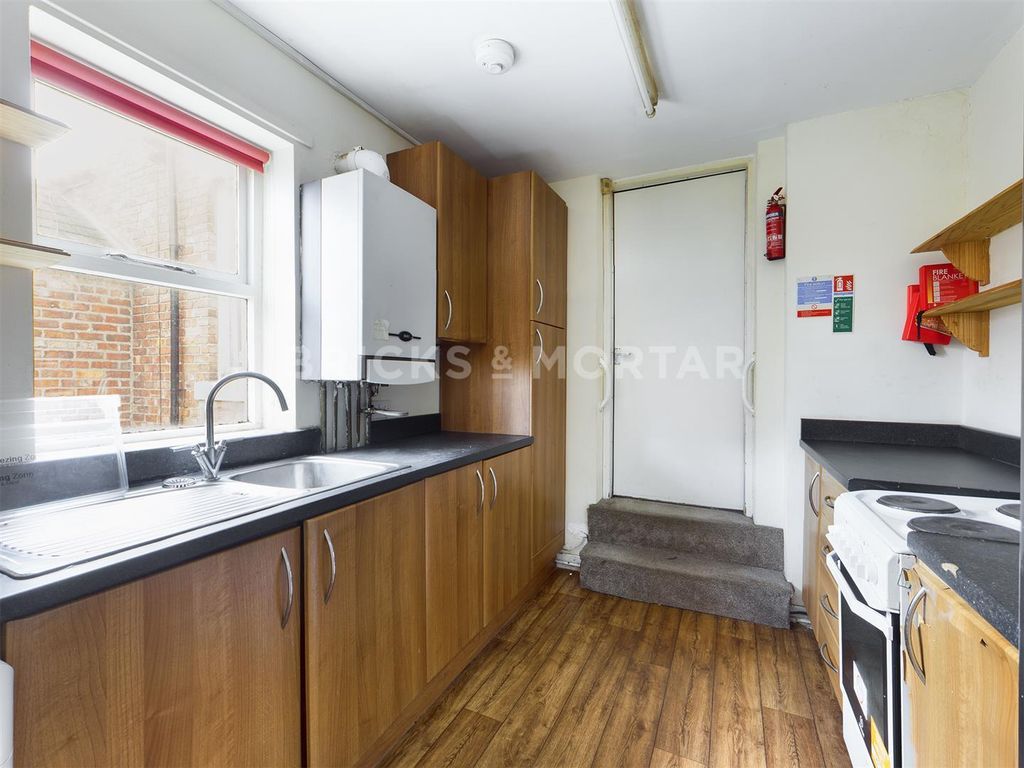 Property photo 3 of 12 Pnm-N_1Ghemygwkgpckada.Jpg