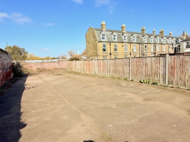 Property photo 3 of 12