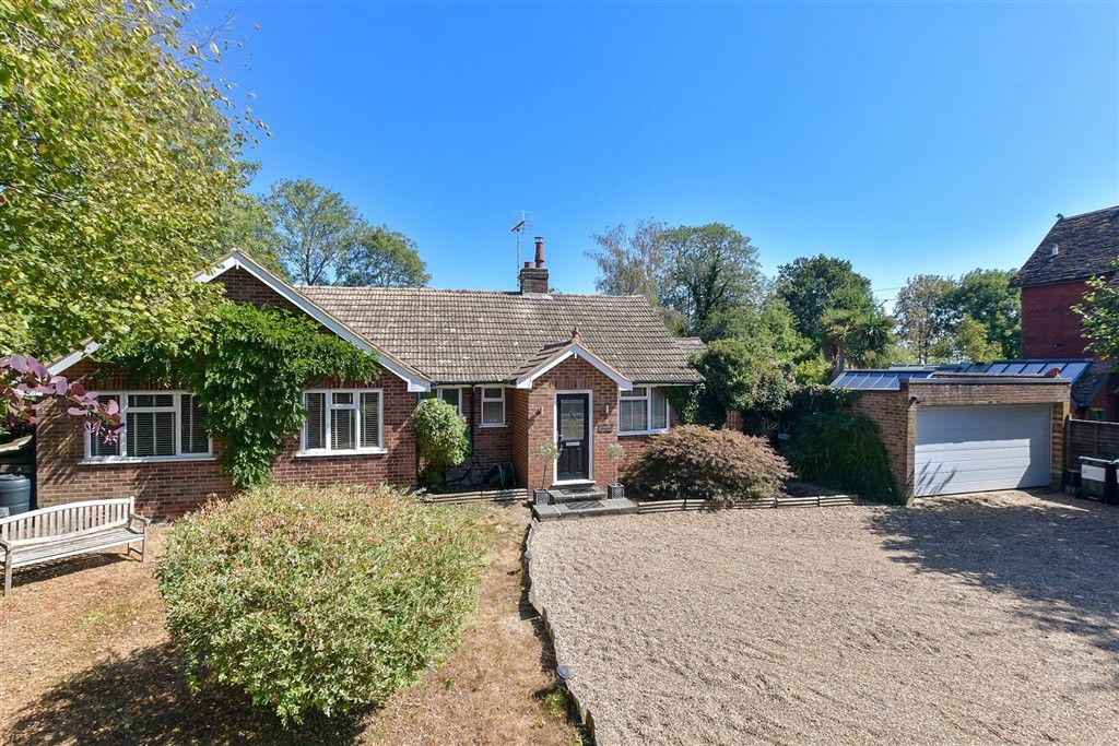 Property photo 1 of 17 External (Brochure)