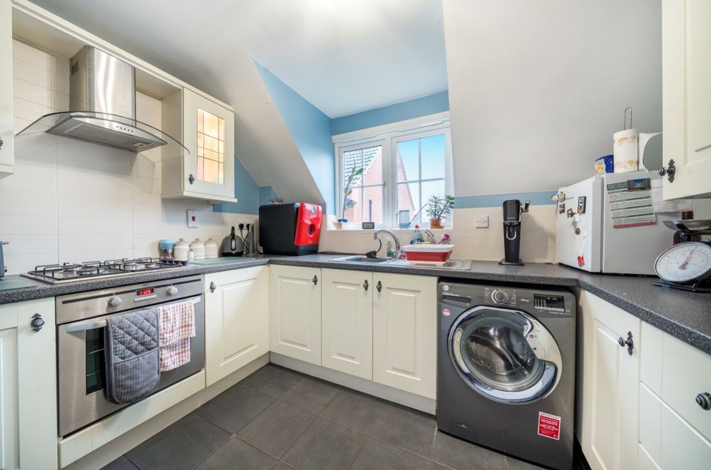 Property photo 3 of 21 1381410-18-69147745d0043-Arw