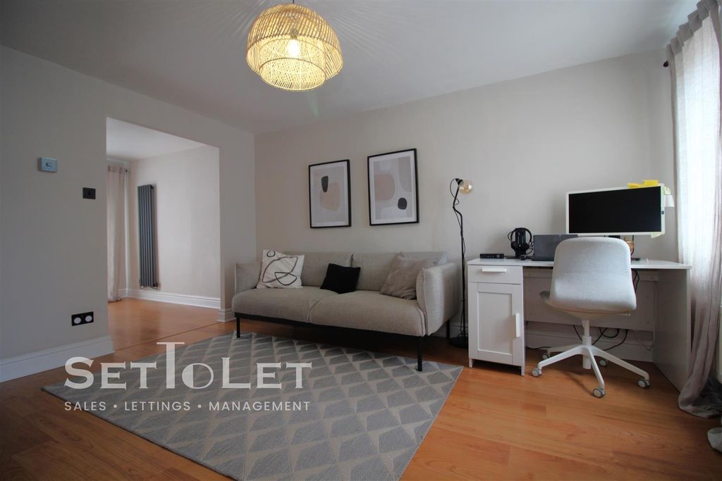 Property photo 2 of 8 Img_1243.Jpg