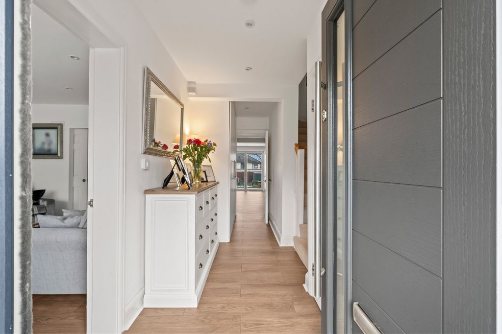 Property photo 3 of 21 Picture No. 15