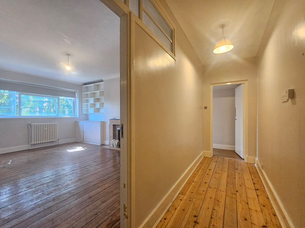 Property photo 3 of 10 Hallway 