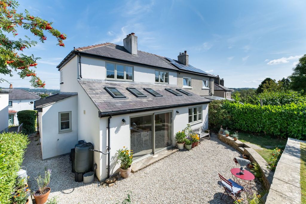 Property photo 1 of 39