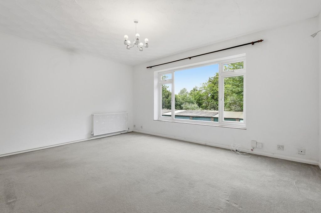Property photo 2 of 12 Living Room